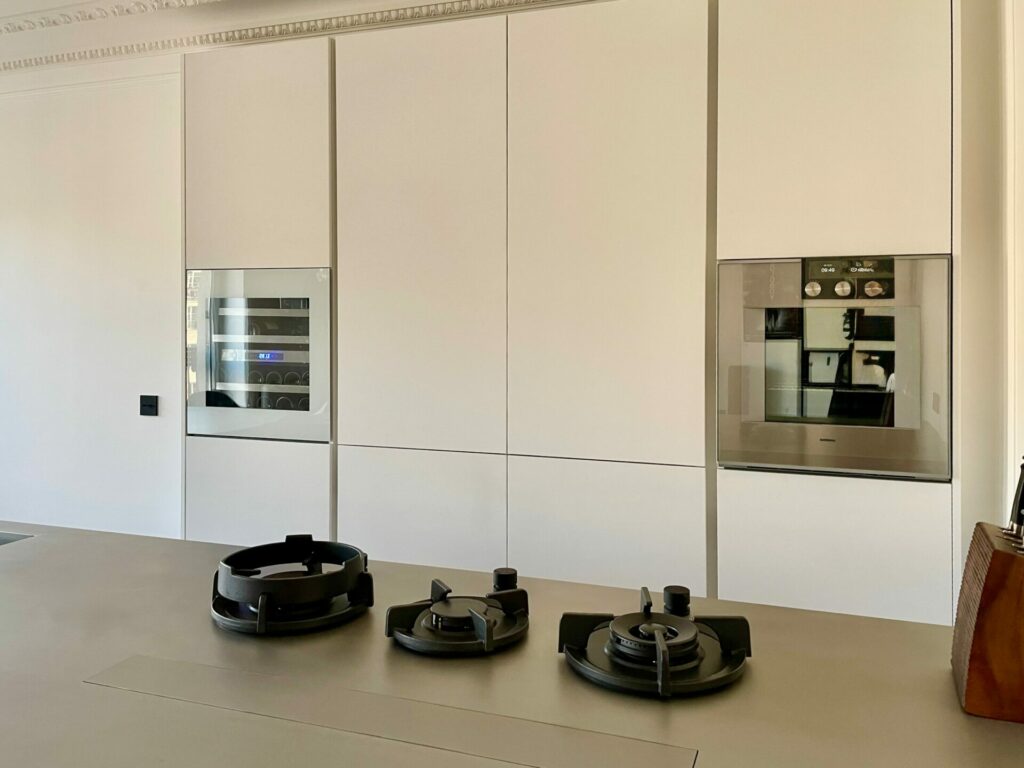 Dimi Interior Design dans le quartier Oberkampf à Paris cuisine Eggersmann