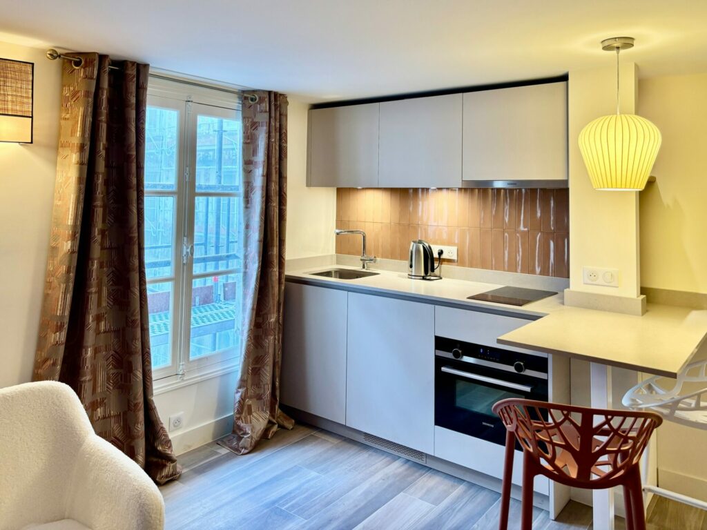 Cuisine élégante pour un petit appartement au coeur de Paris