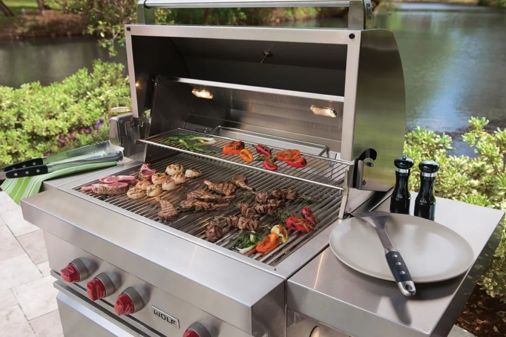 vue de grillades en train de cuire
