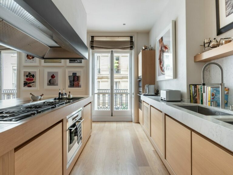 Cuisine Wood par Effeti à Paris : Élégance et Innovation