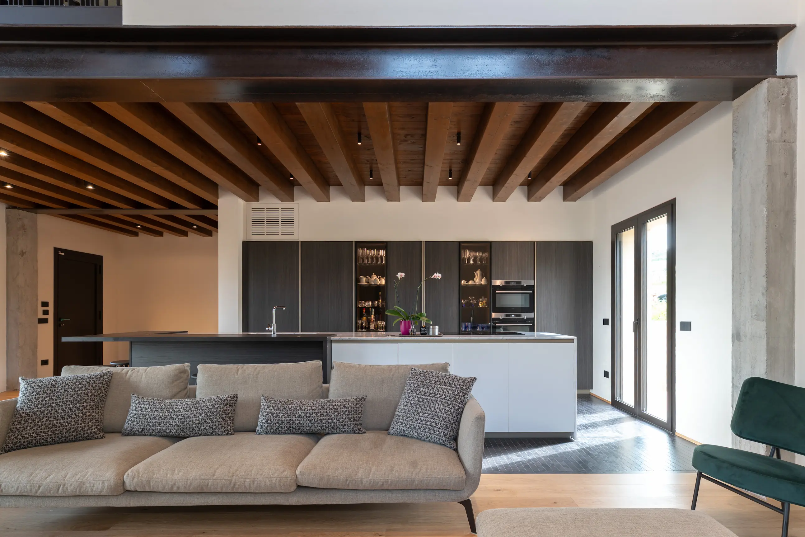 Cuisine sur mesure intégrée dans un appartement à Paris
