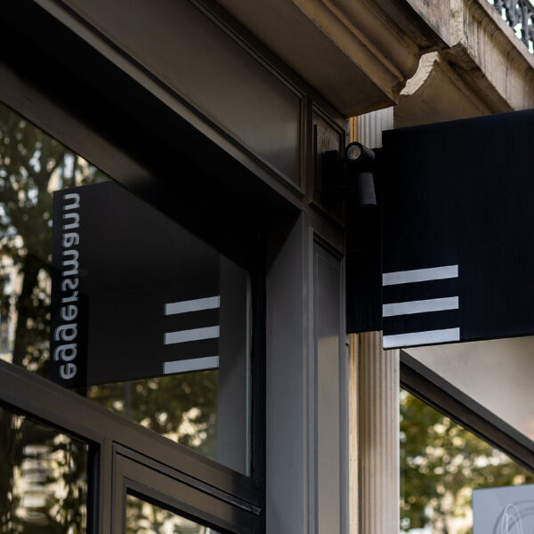 DIMI Interior Design Showroom Eggersmann Paris
