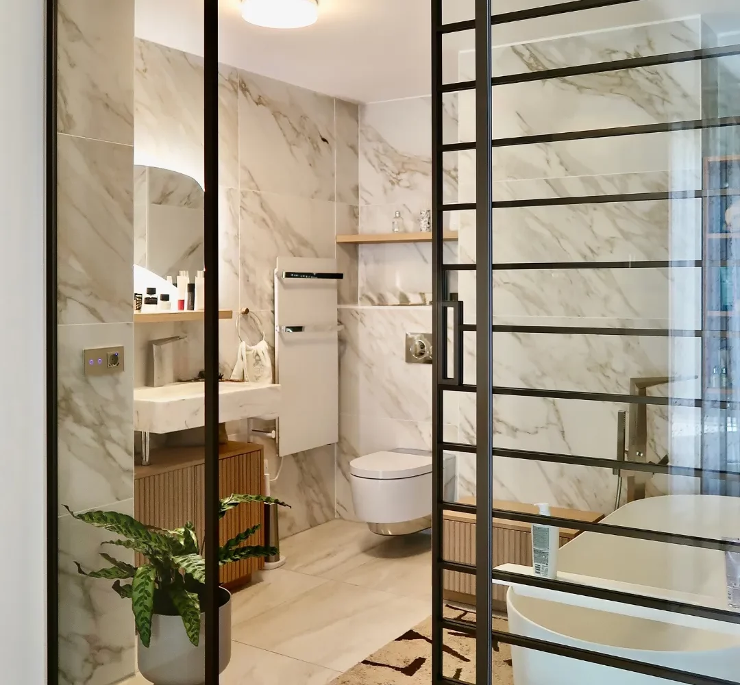salle-de-bains-sur-mesure-chene-corian-paris